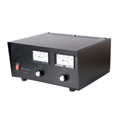 Fuente de poder 13.8Vcd, 35A, lineal, voltaje y corriente variable con medidores