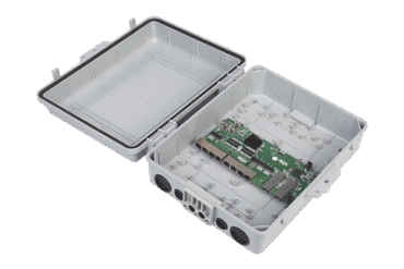 Switch WISP/FTTx con 7 puertos PoE inverso de 24V Pasivo (PoE in), 1 puerto PoE out de 24V + 2 SFP, Integrado con Gabinete NEMA IP67 para exterior